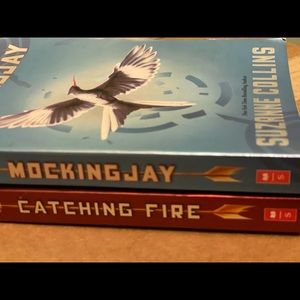 The Hunger Games Series: Catching Fire Mockingjay Scholastic Softback YA books